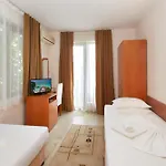 Nirvana Penzion 3*