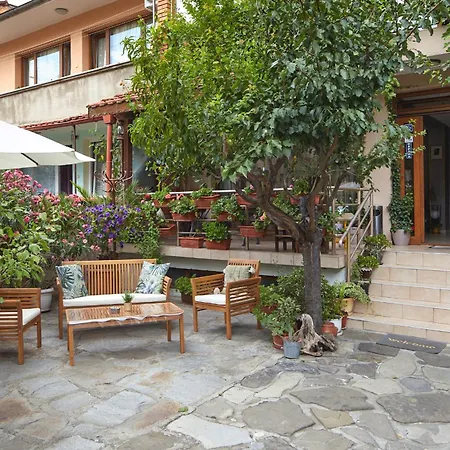 Nirvana Guest house 2*