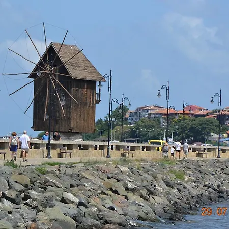 Nirvana ネセバル