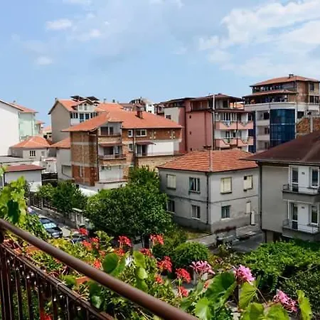 Nirvana ゲストハウス ネセバル